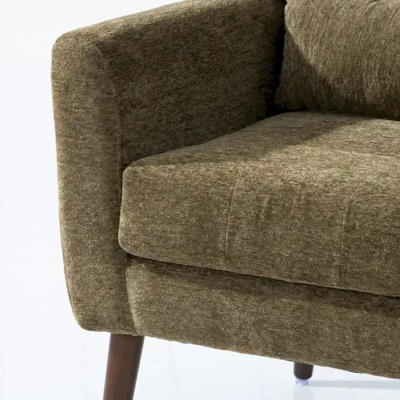 Olijfgroene armstoel met knoopstiksels en houten poten