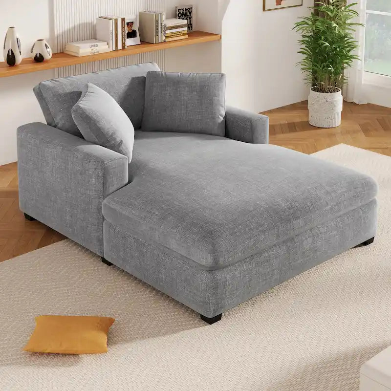 Chaise longue moderna grigia da 53.5 pollici con gambe in legno massiccio e cuscini